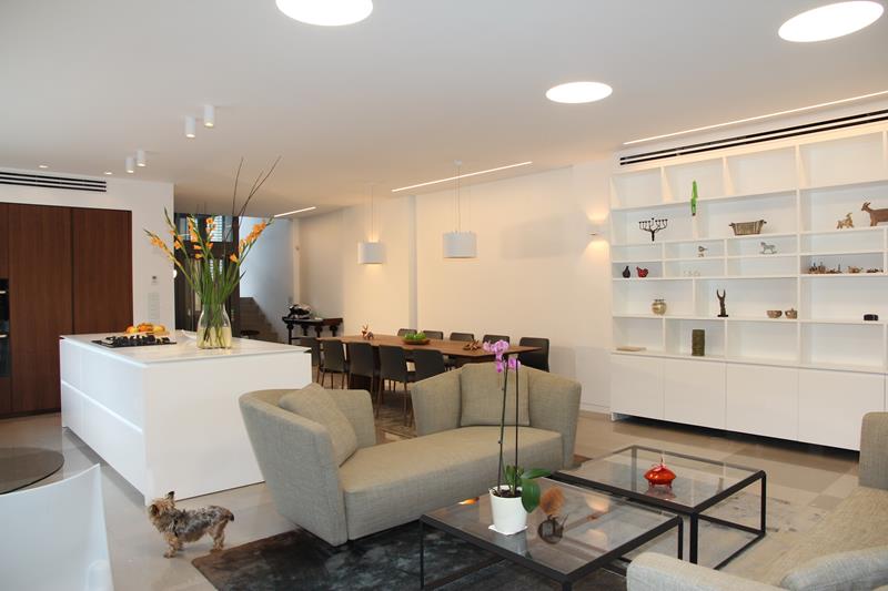 ספריה בסלון