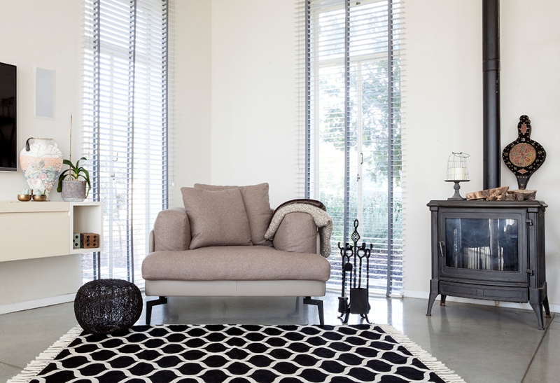 שטיח שחור לבן 