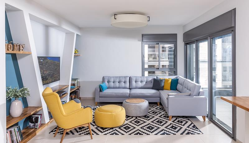 כורסה צהובה