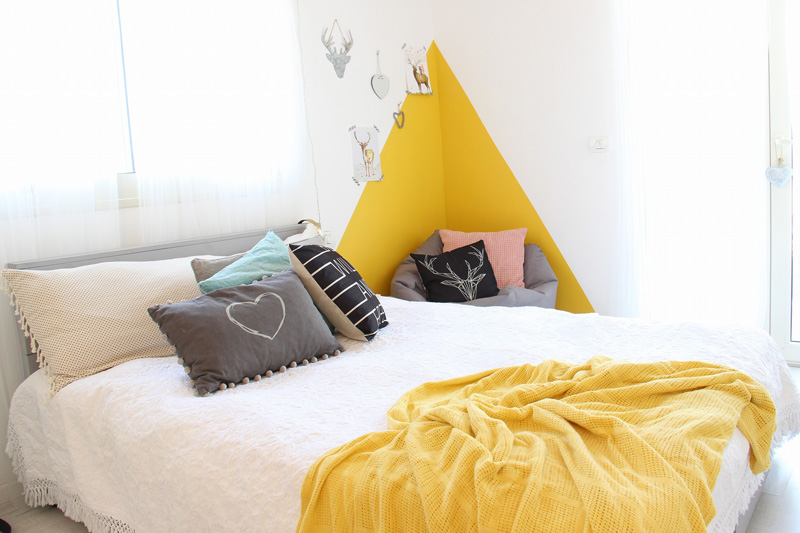 חדר שינה עם טקסטיל