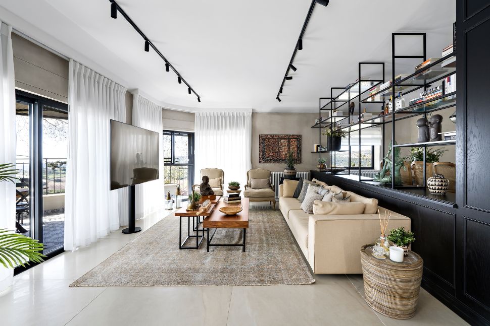 ספרייה כמחיצה  בסלון סלון מודרני