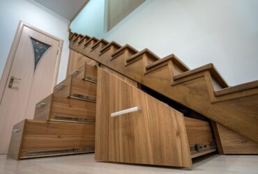 ירידה לשם עליה: דרכים מעוצבות להתמודד עם החלל שמתחת למדרגות