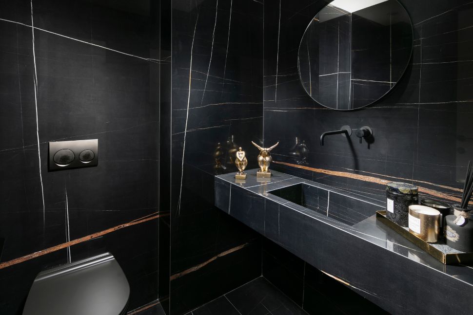 שירותים שחורים