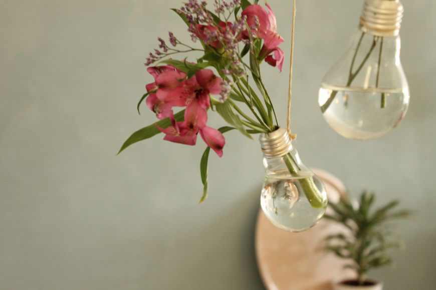 הופכים נורות ישנות לאגרטלים