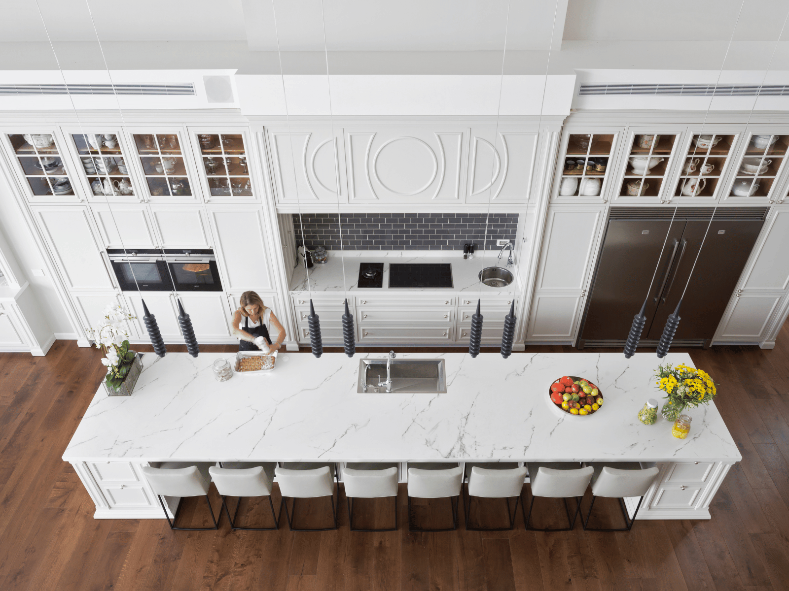 מבט מלמעלה על המטבח המודרני