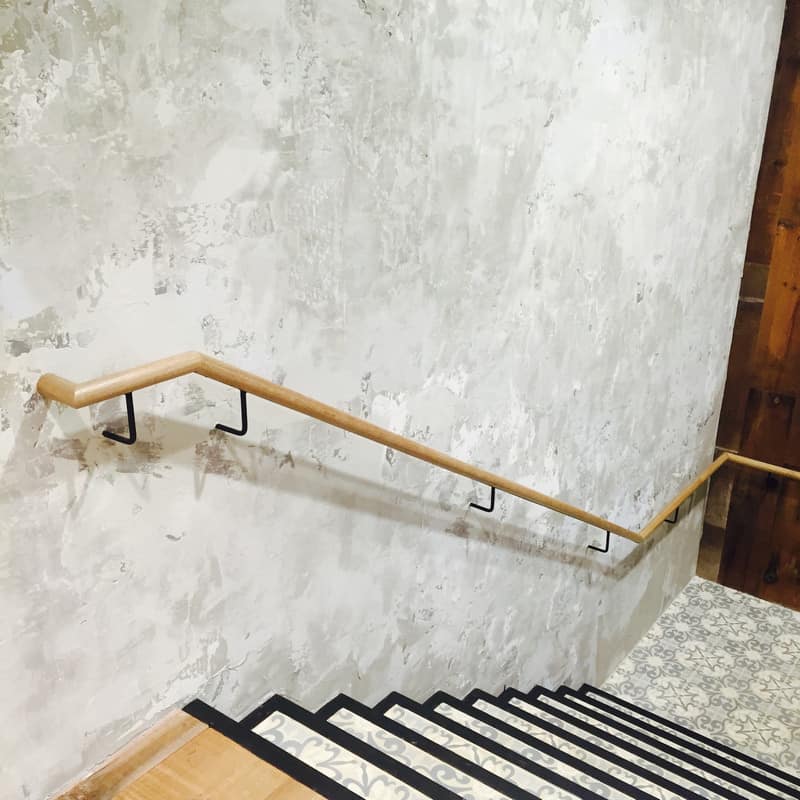 מאחז יד מעץ אלון