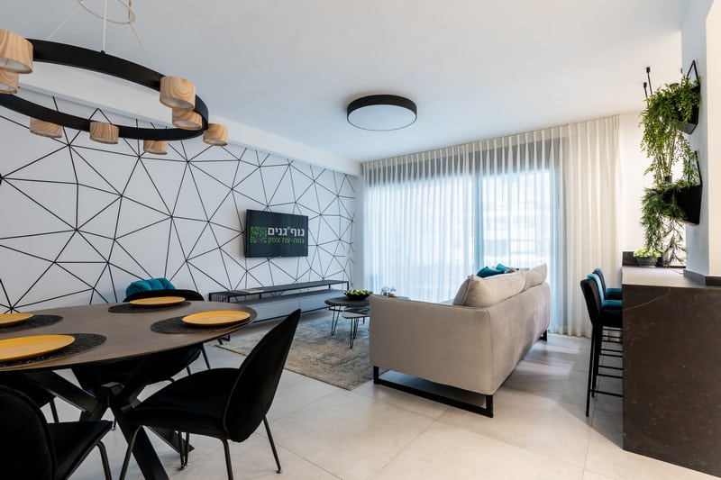 קיר כוח בסלון