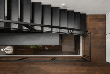 ממלאים את החלל: האזור הפתוח שמקשר בין קומות הבית