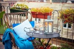 נעים בחוץ: אפשר ליהנות מהמרפסת והגינה גם בחורף