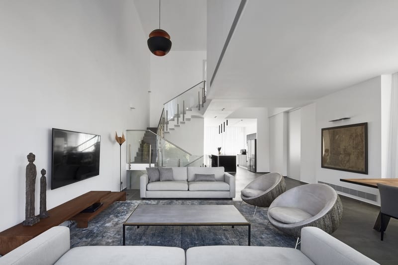 בין הים לשדות: ניטרליות כובשת בבית להשקעה בארסוף