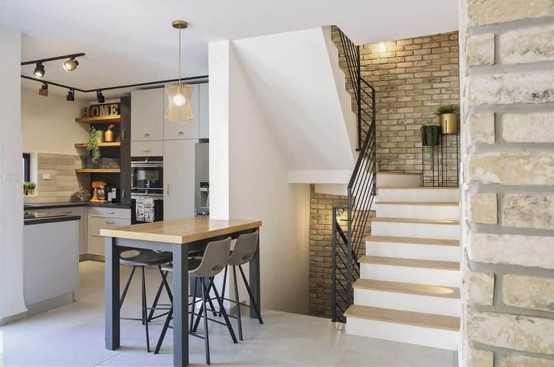 חלל בית כפרי מודרני