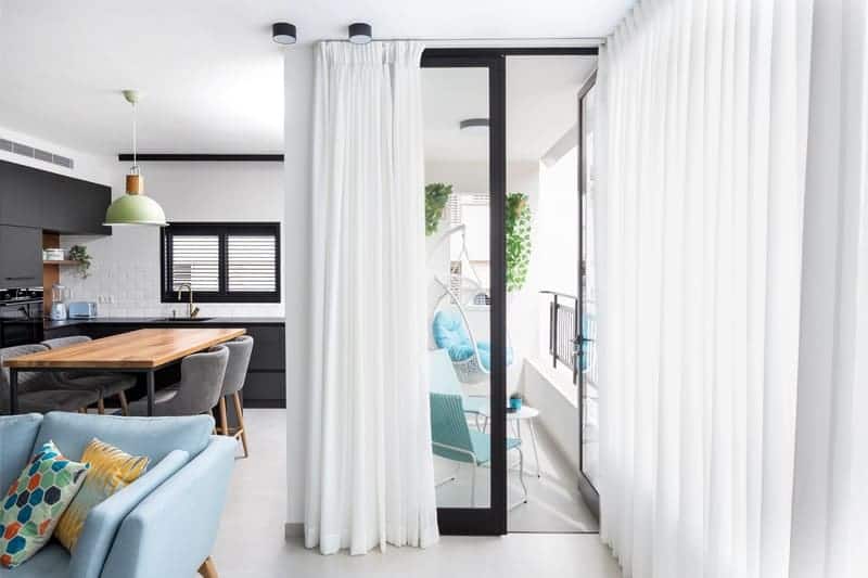 וילונות לבנים