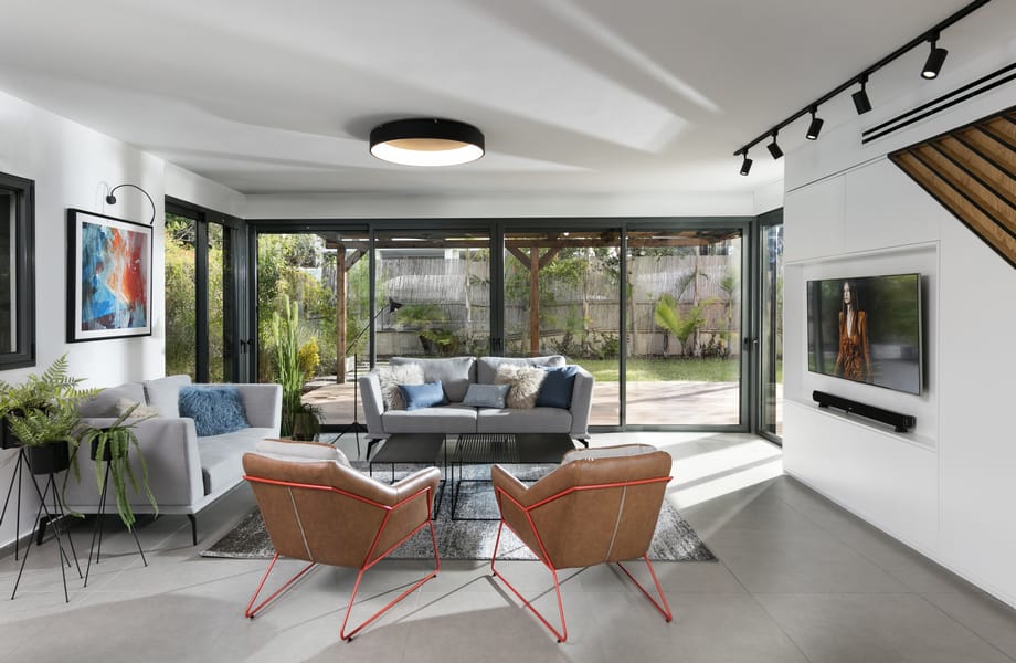 עוזבים את העיר: דירת גן בעיצוב מודרני