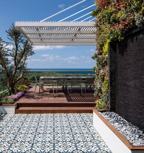 שווה בשווה: עיצוב מרפסות ענק