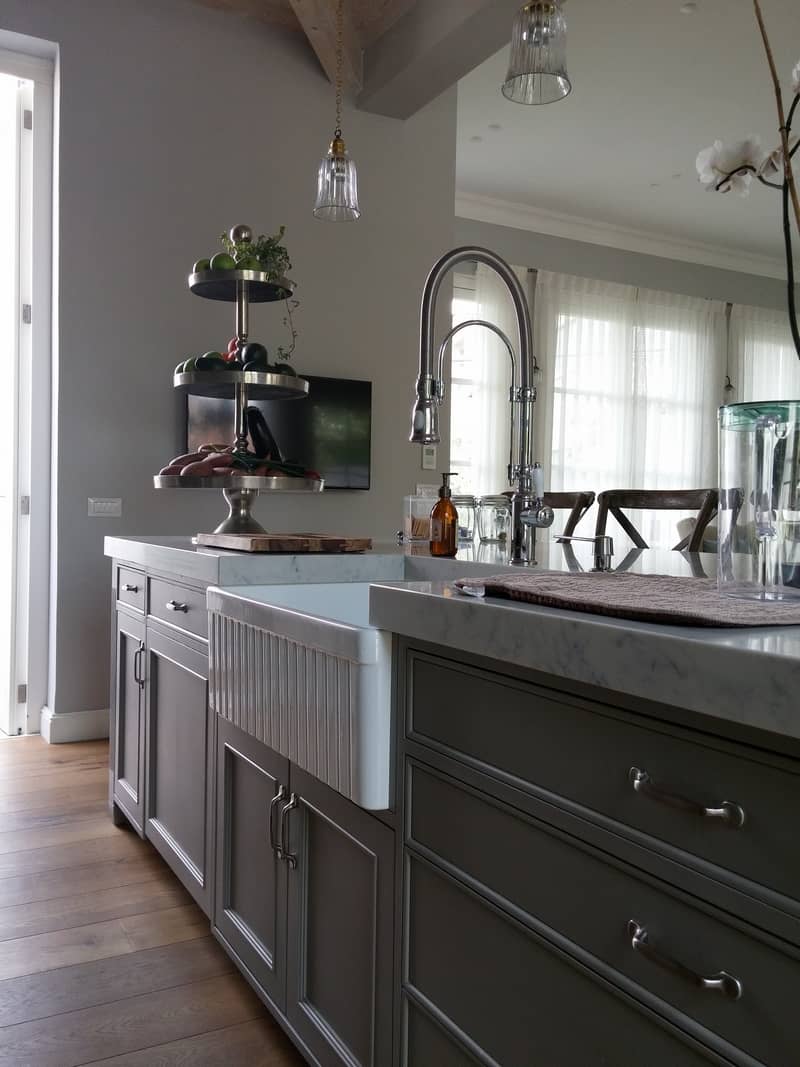 מטבח כפרי שחור