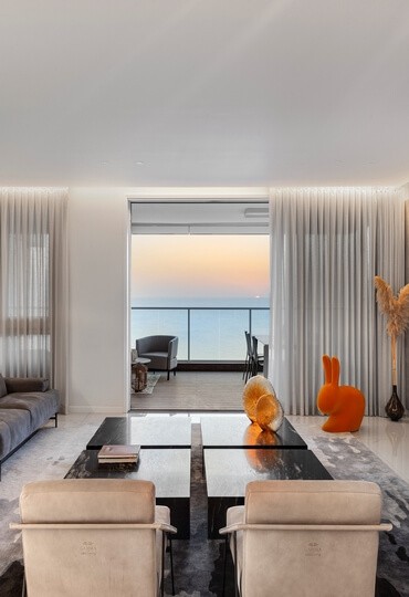 מכים שורשים: דירה בעיצוב קלאסי לזוג עולים