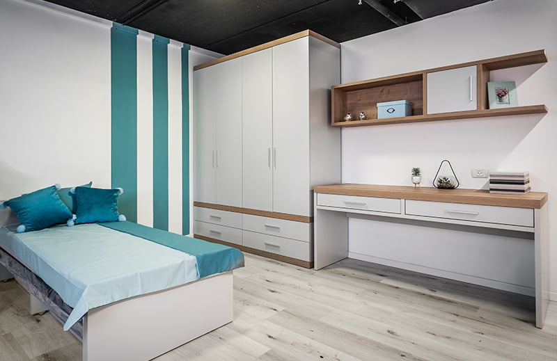 ארון בגדים בחדר ילד