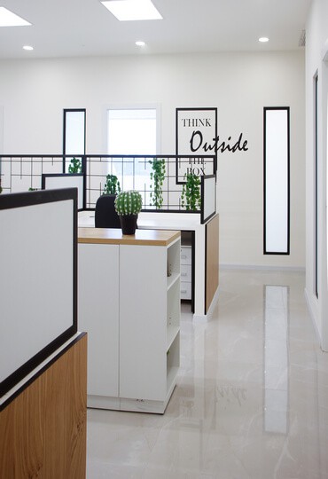 משרד מודרני בקו נקי