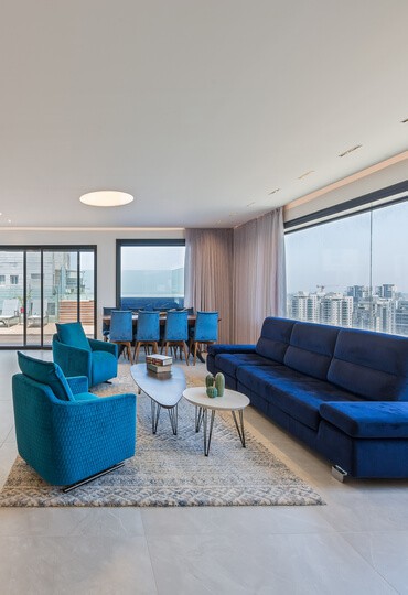 דירת פנטהאוז מרווחת בעיצוב אינטימי