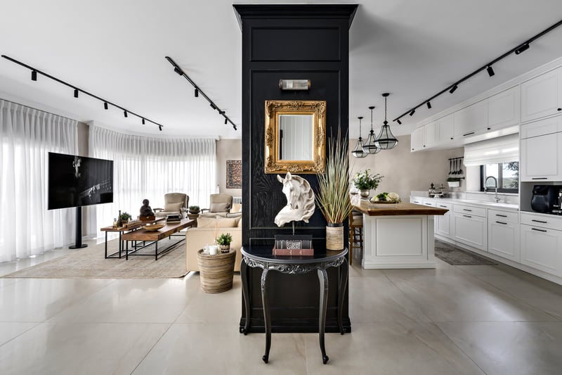 עמוד בחיפוי אלון מבוקע