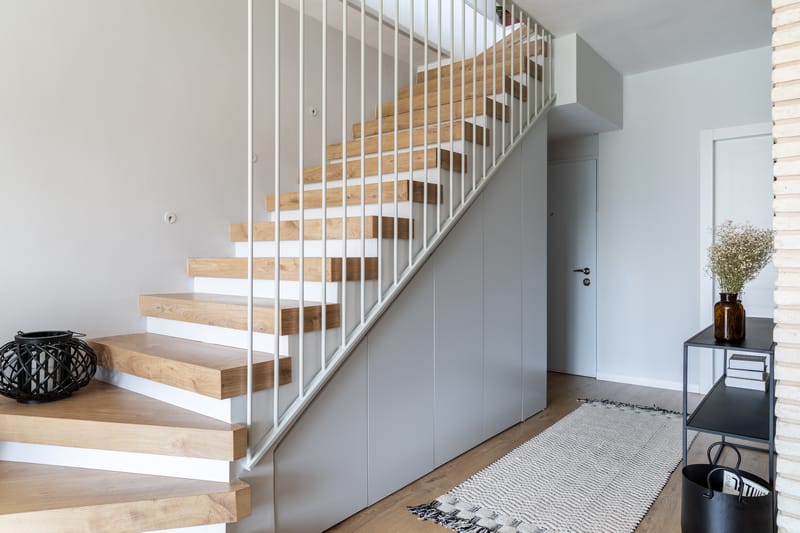 ניצול השטח מתחת למדרגות