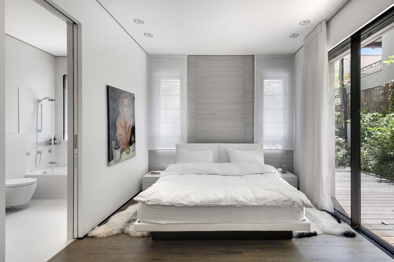 חדר שינה לבן אפור