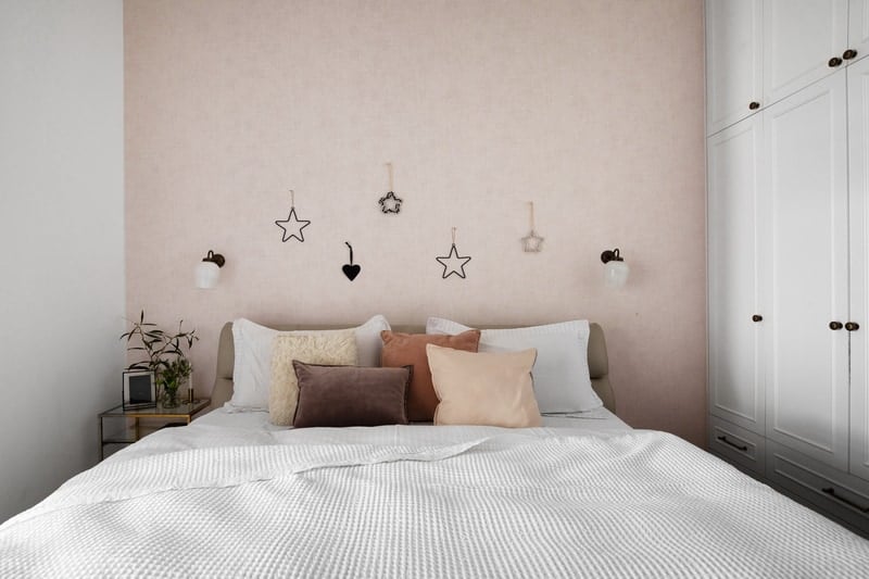 קיר כוח ורוד בהיר