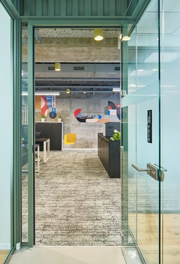 משרד מעוצב בלוק אורבני