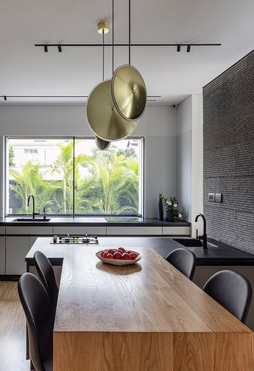 בין פנים לחוץ: בית שמחובר לסביבתו