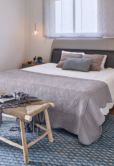 חלום בצבע כחול: דירה אקלקטית לזוג עם מקסימום נגישות