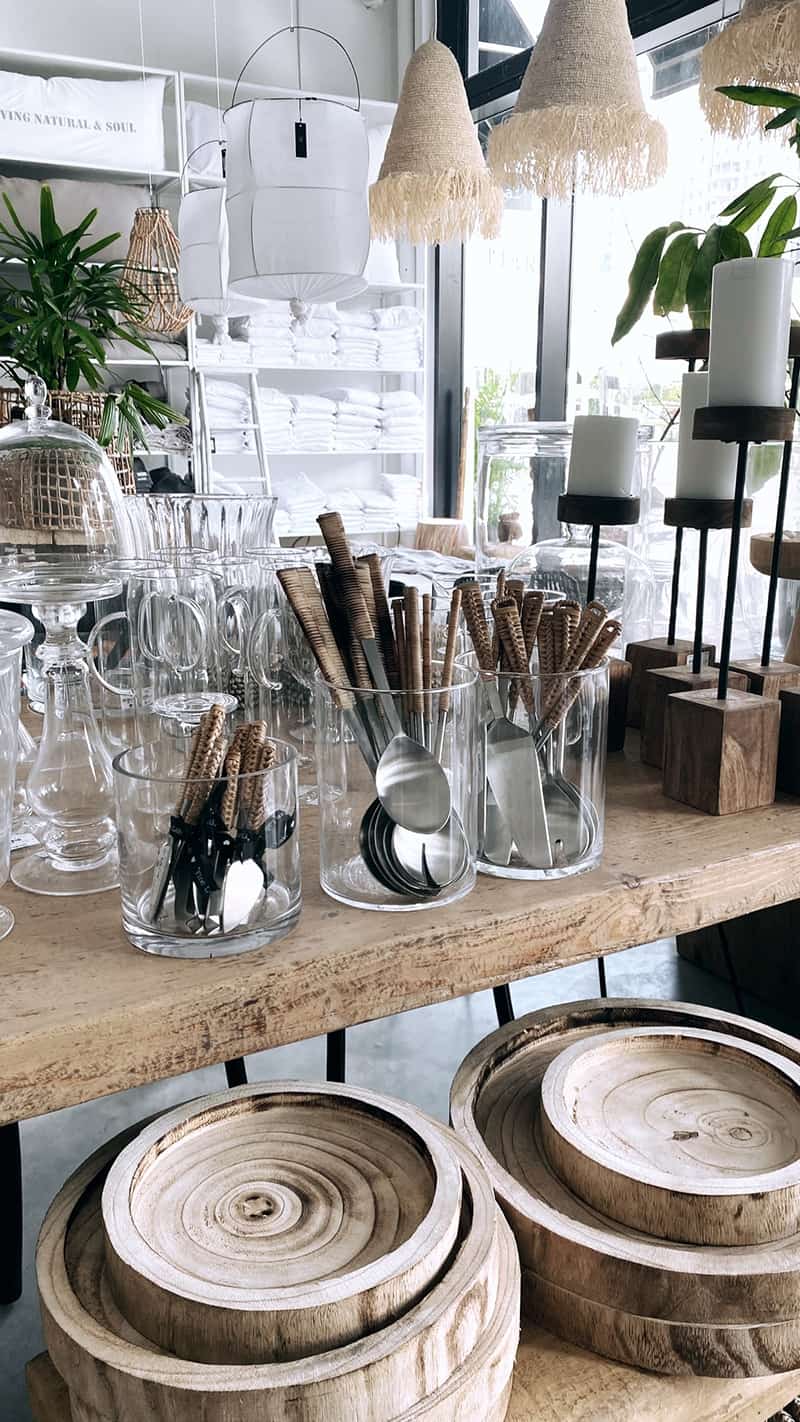 אגרטלים בחנות עיצוב