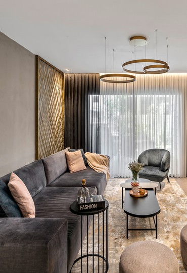 גם לה מגיע: דירת קבלן בסגנון אלגנטי