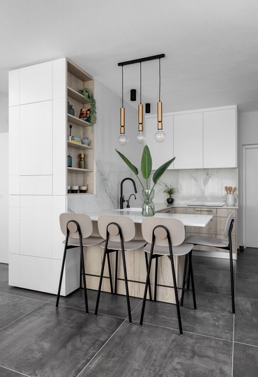 סוד הפרקטיקה: דירה מרווחת עם תכנון נגרות מדויק