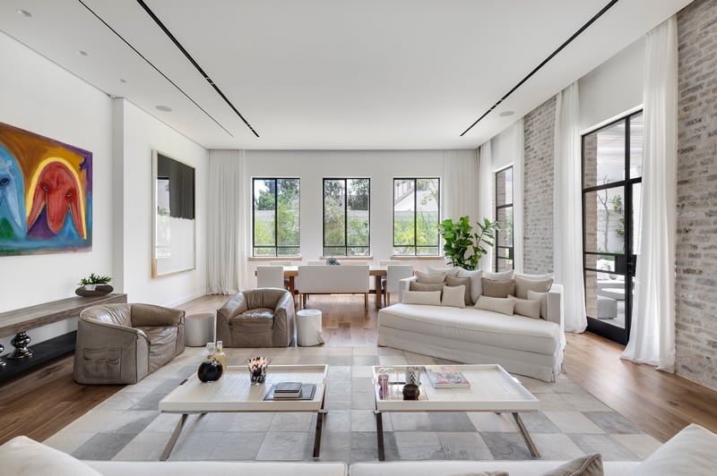 סלון בצבעוניות מונוכרומטית