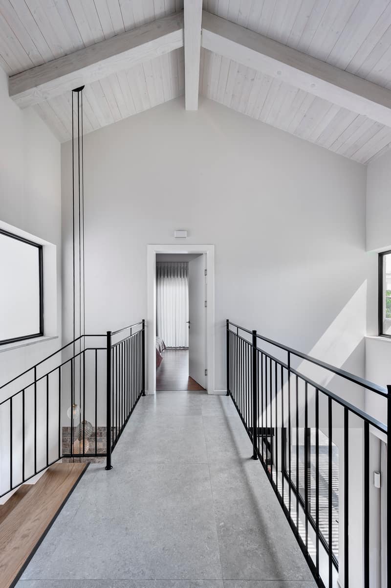 גשר בין חדרים