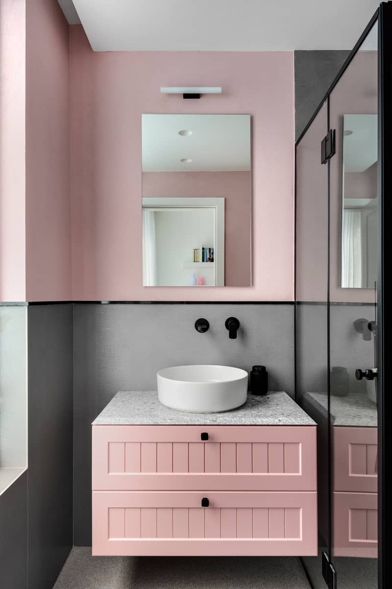 חדר רחצה ורוד