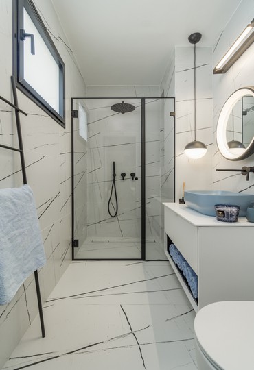 במקלחת עם מרילין – חדר רחצה בעיצוב מרענן