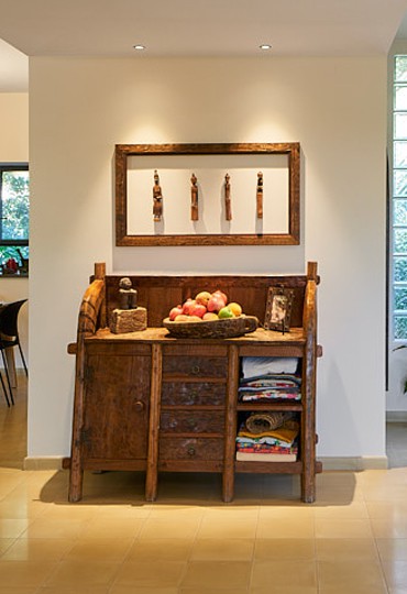 נאמן למקור: חיים חדשים לבית מלא אופי בסגנון ים תיכוני