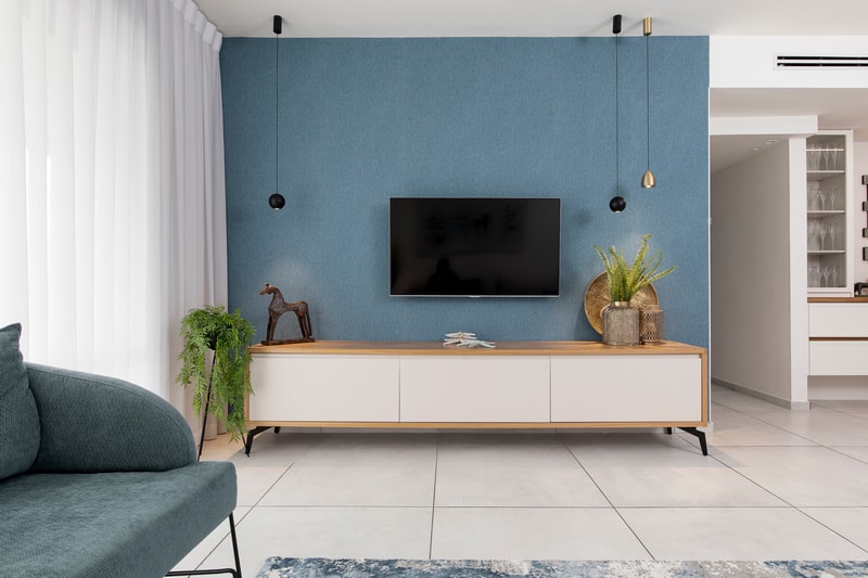 סלון בצבעים של כחול ולבן סלון בצבעים של כחול ולבן