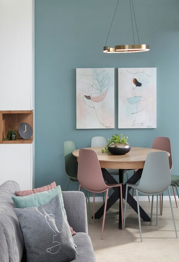 כחול, ורוד ואפור: עיצוב עדין בצבעוניות בהירה