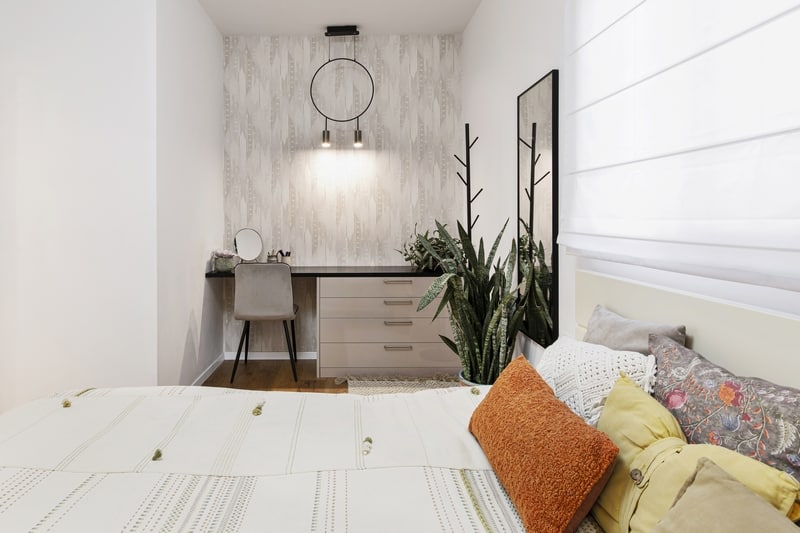 פינת עבודה בחדר שינה