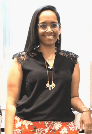 כשהעץ הוא חלק מעיצוב הבית – שיחה עם המעצבת אמני לוי באולם התצוגה של זדקה