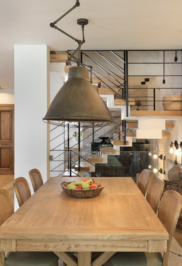 מנאז' לחמישה: מתיחת פנים חמה ועוטפת לבית ברמת השרון