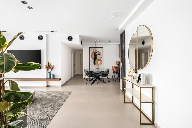 מראה בכניסה