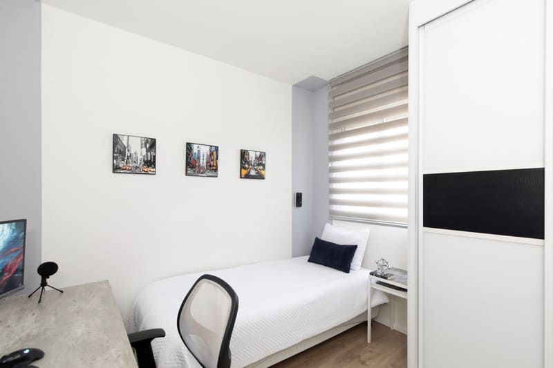 חדר נער לבן שחור אפור חדר נער לבן שחור אפור