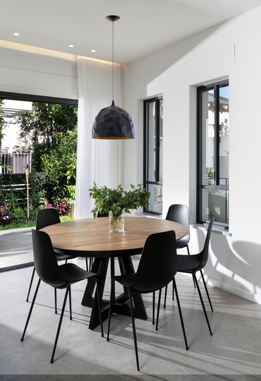 כל פינה נחשבת: בית צעיר ומודרני למשפחה שאוהבת לארח