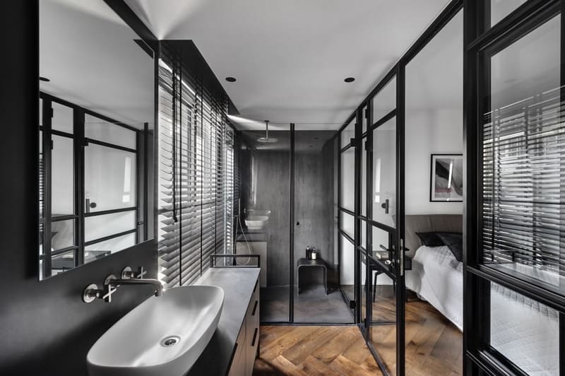 אלומיניום שחור, פרקט בחדר הרחצה