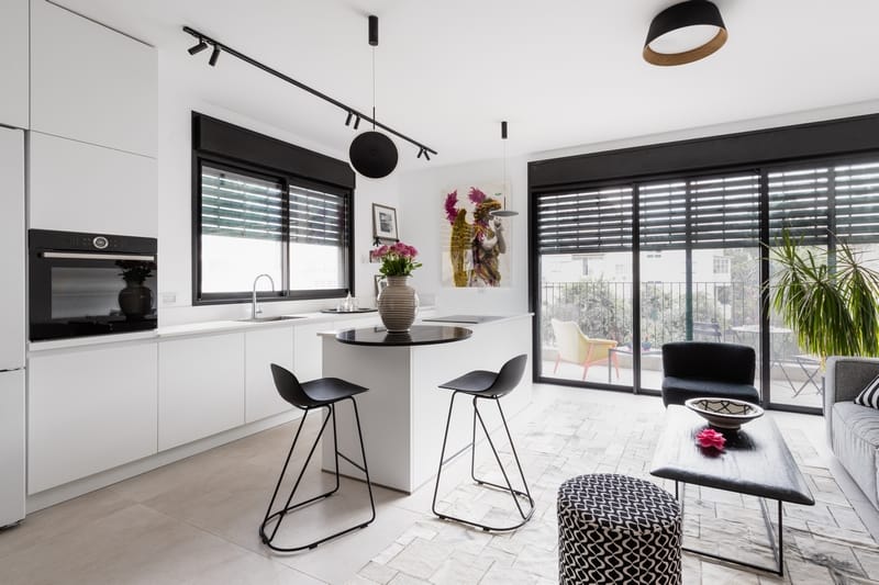 פלטה עגולה באי מטבח