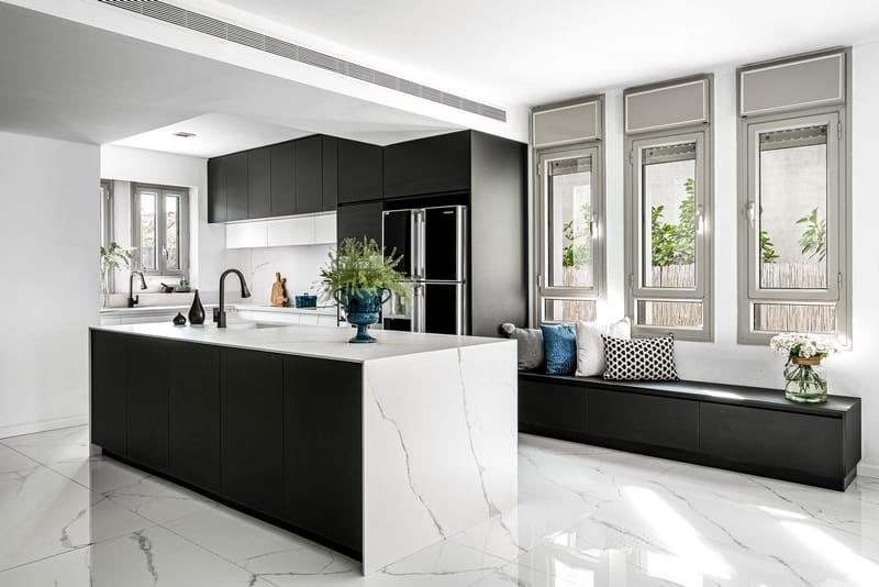 מטבח שחור לבן, אחרון במטבח