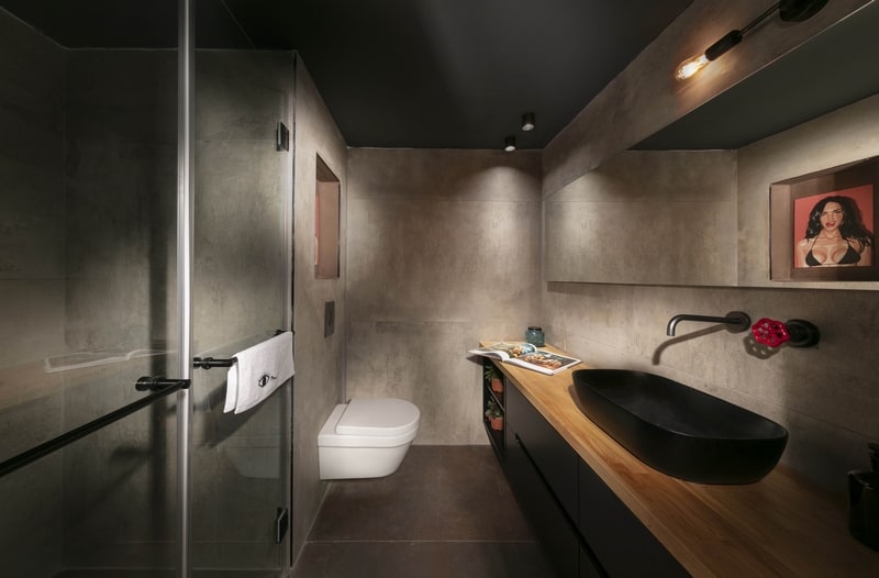 חדר רחצה דרמטי